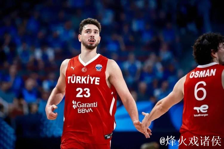 似曾相识？欧锦赛决赛申京也选择三分强投不中，土耳其丢冠