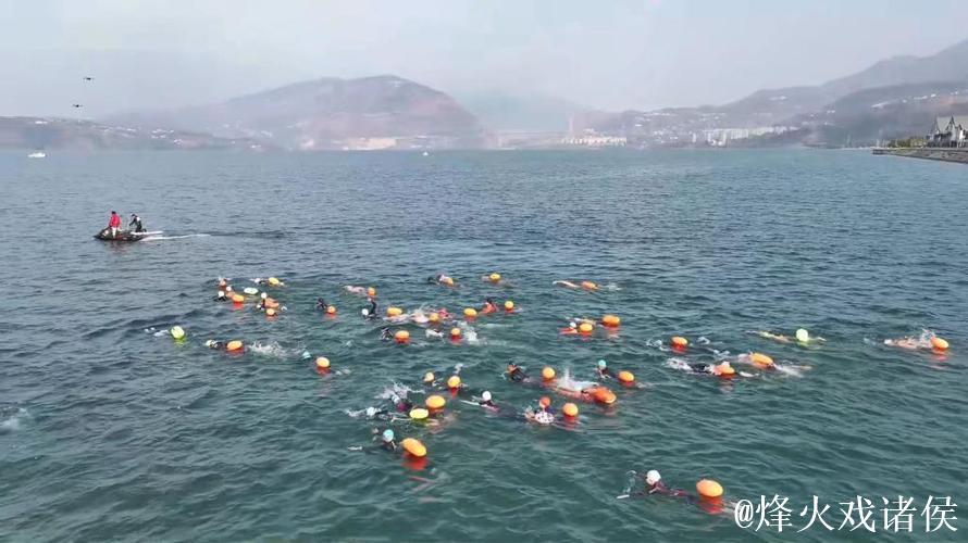 特写:新年“第一渡” 特写:新年“第一渡”